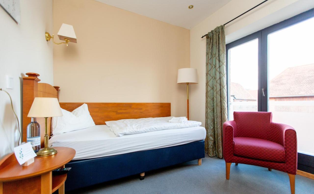 פלאו אם זה Hotel Und Restaurant Haus Sajons מראה חיצוני תמונה