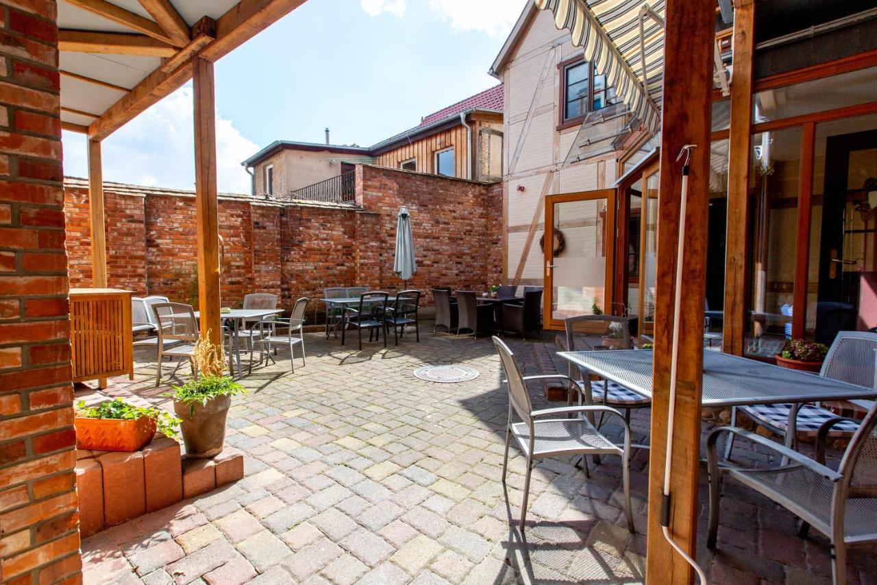 פלאו אם זה Hotel Und Restaurant Haus Sajons מראה חיצוני תמונה