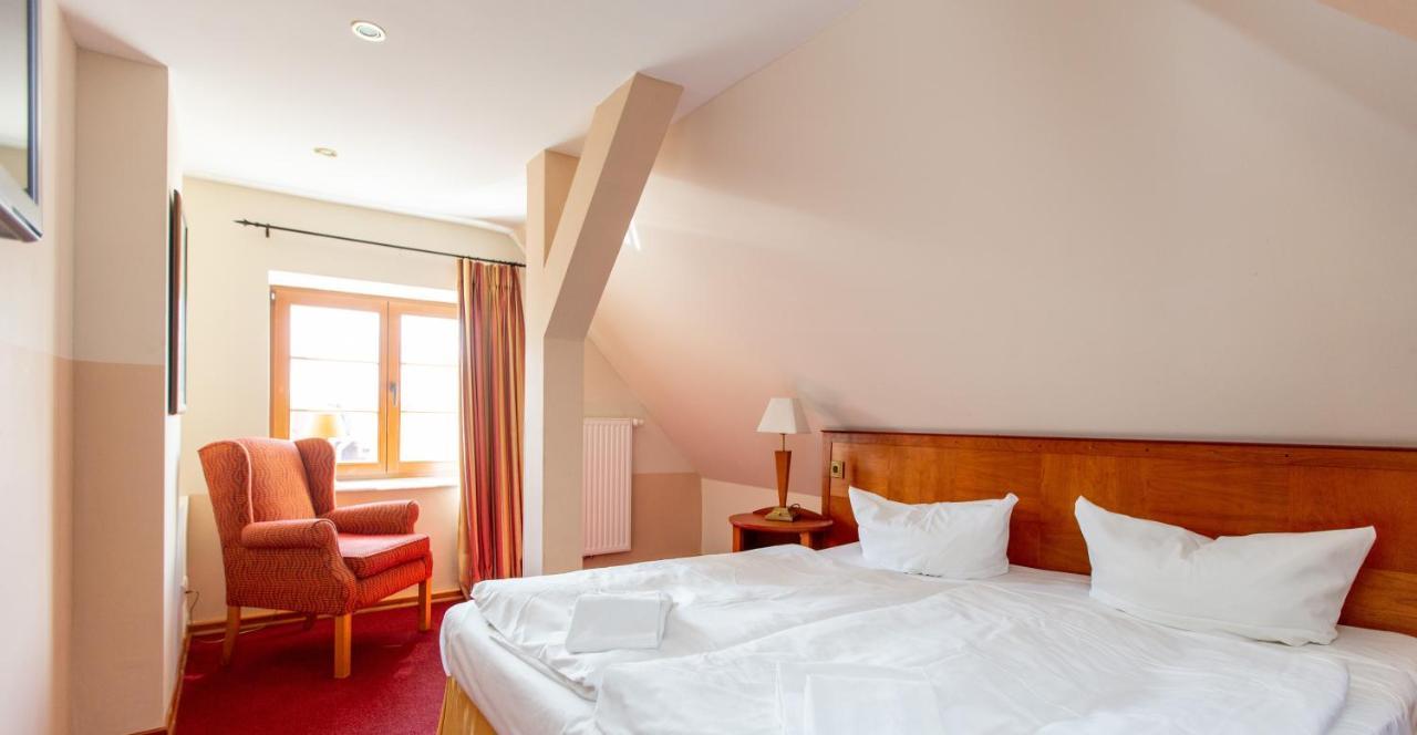 פלאו אם זה Hotel Und Restaurant Haus Sajons מראה חיצוני תמונה