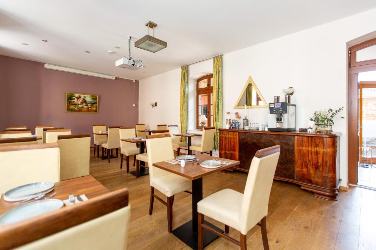 פלאו אם זה Hotel Und Restaurant Haus Sajons מראה חיצוני תמונה
