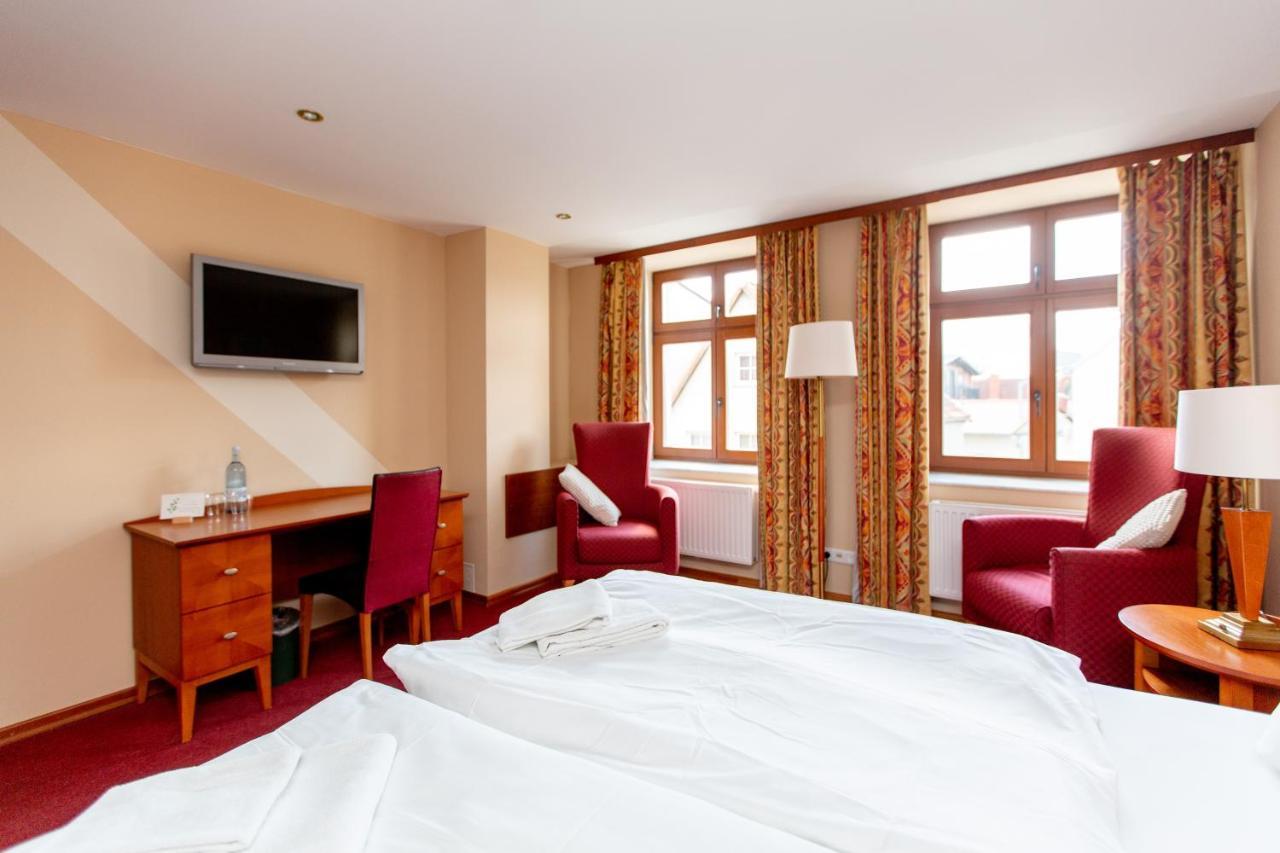 פלאו אם זה Hotel Und Restaurant Haus Sajons מראה חיצוני תמונה