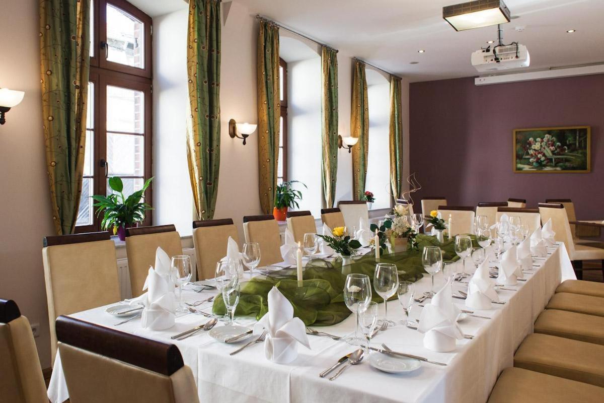 פלאו אם זה Hotel Und Restaurant Haus Sajons מראה חיצוני תמונה